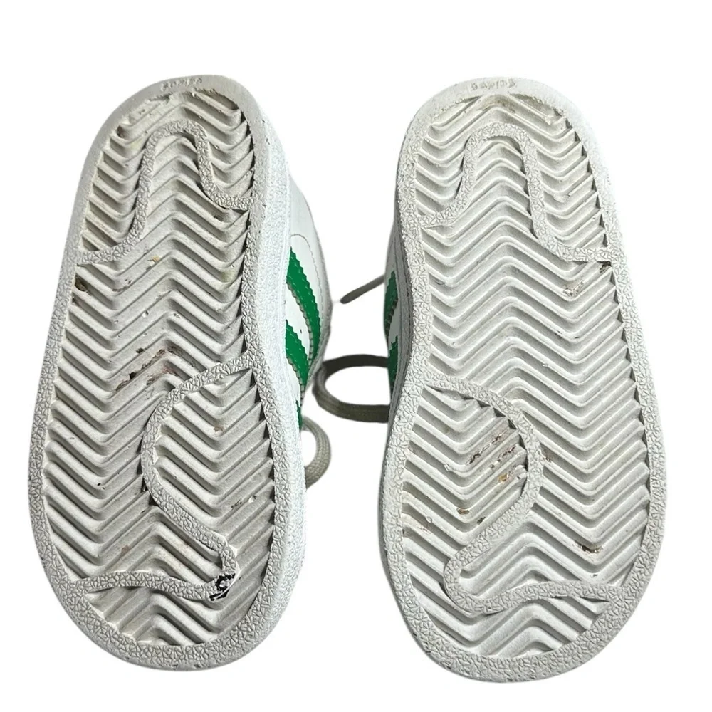 Adidas Ortholite Kids Super Star Sneakers in Green and White. Kids size -6-.